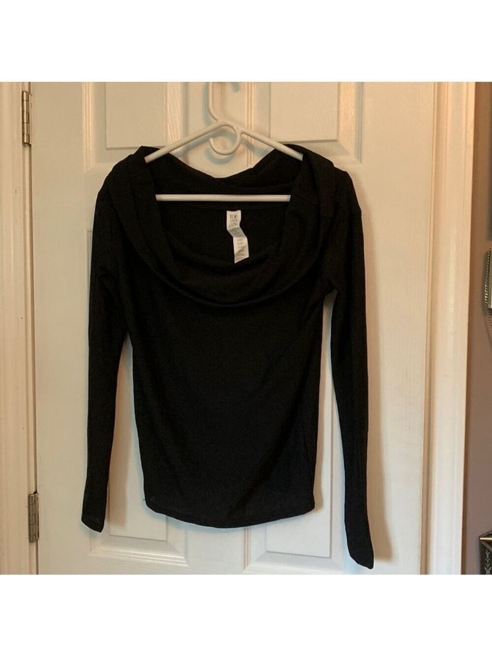 Demi Lovato annabelle longsleeve Fabletics long sleeve top xxs